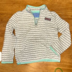 Vineyard Vine pull over